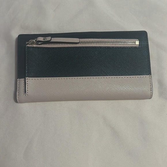 Slim Kate Spade Wallet - Picture 2 of 4